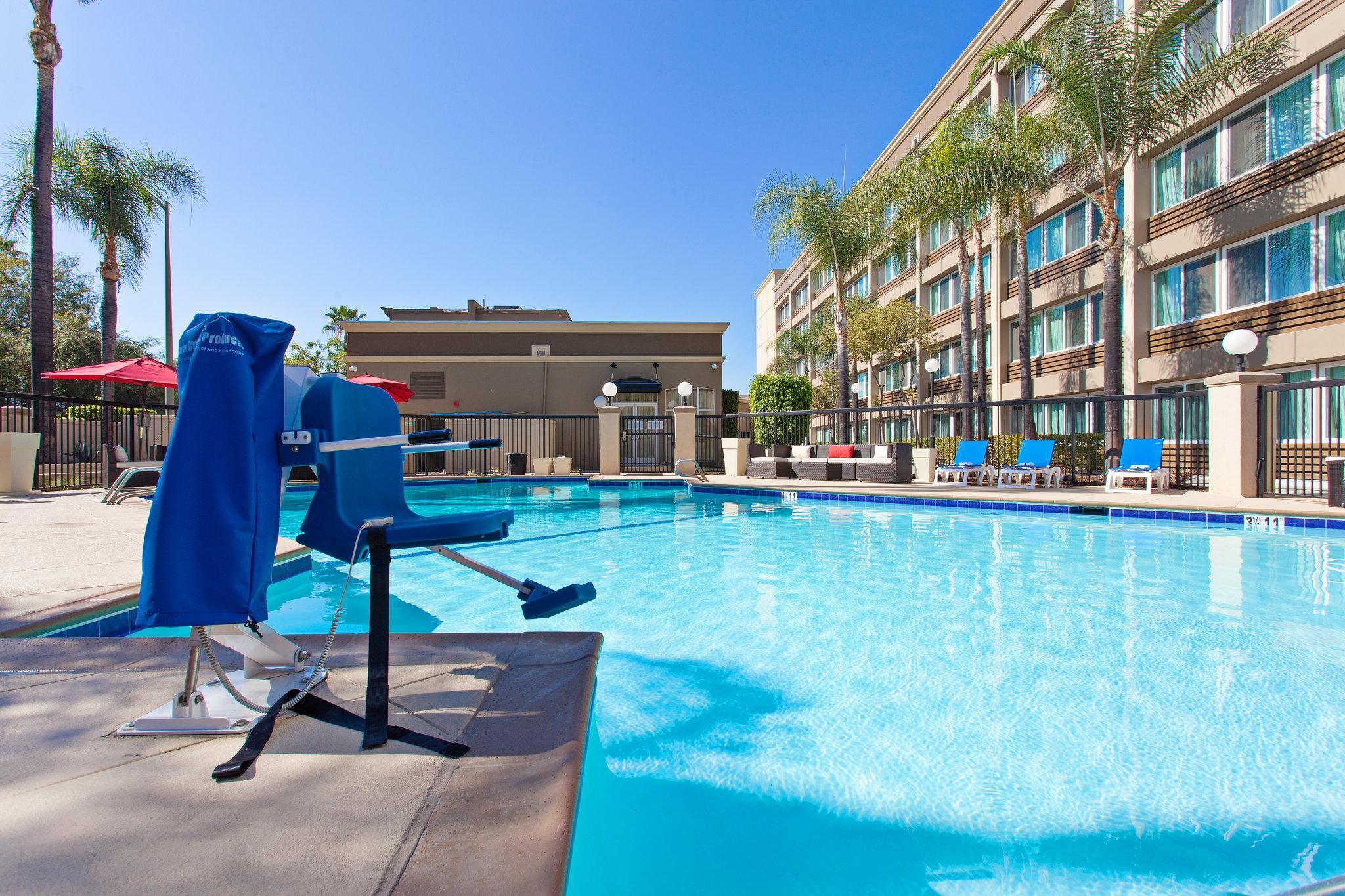 Holiday Inn West Covina, An Ihg Hotel Екстер'єр фото